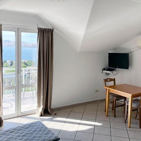 Apartment Anic Karlobag Buitenkant foto