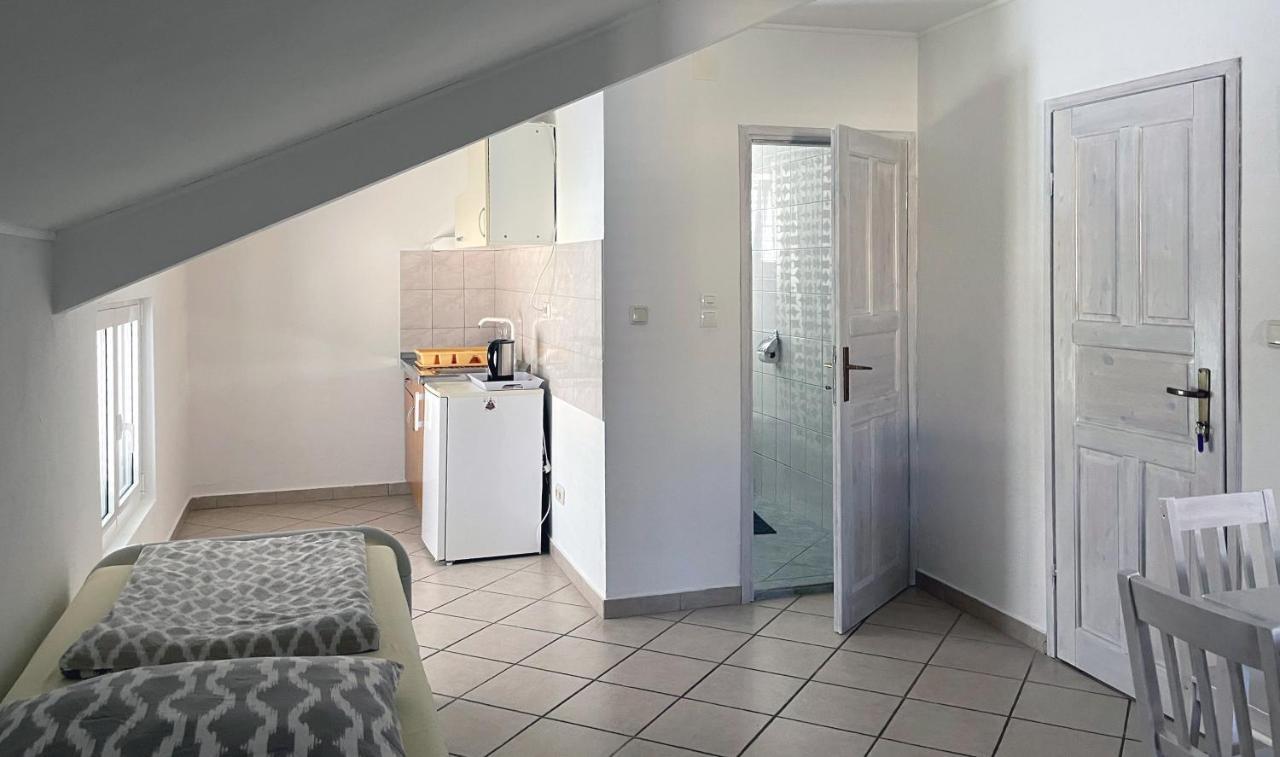 Apartment Anic Karlobag Buitenkant foto