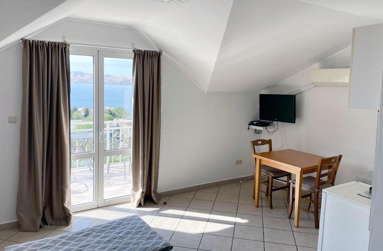 Apartment Anic Karlobag Buitenkant foto
