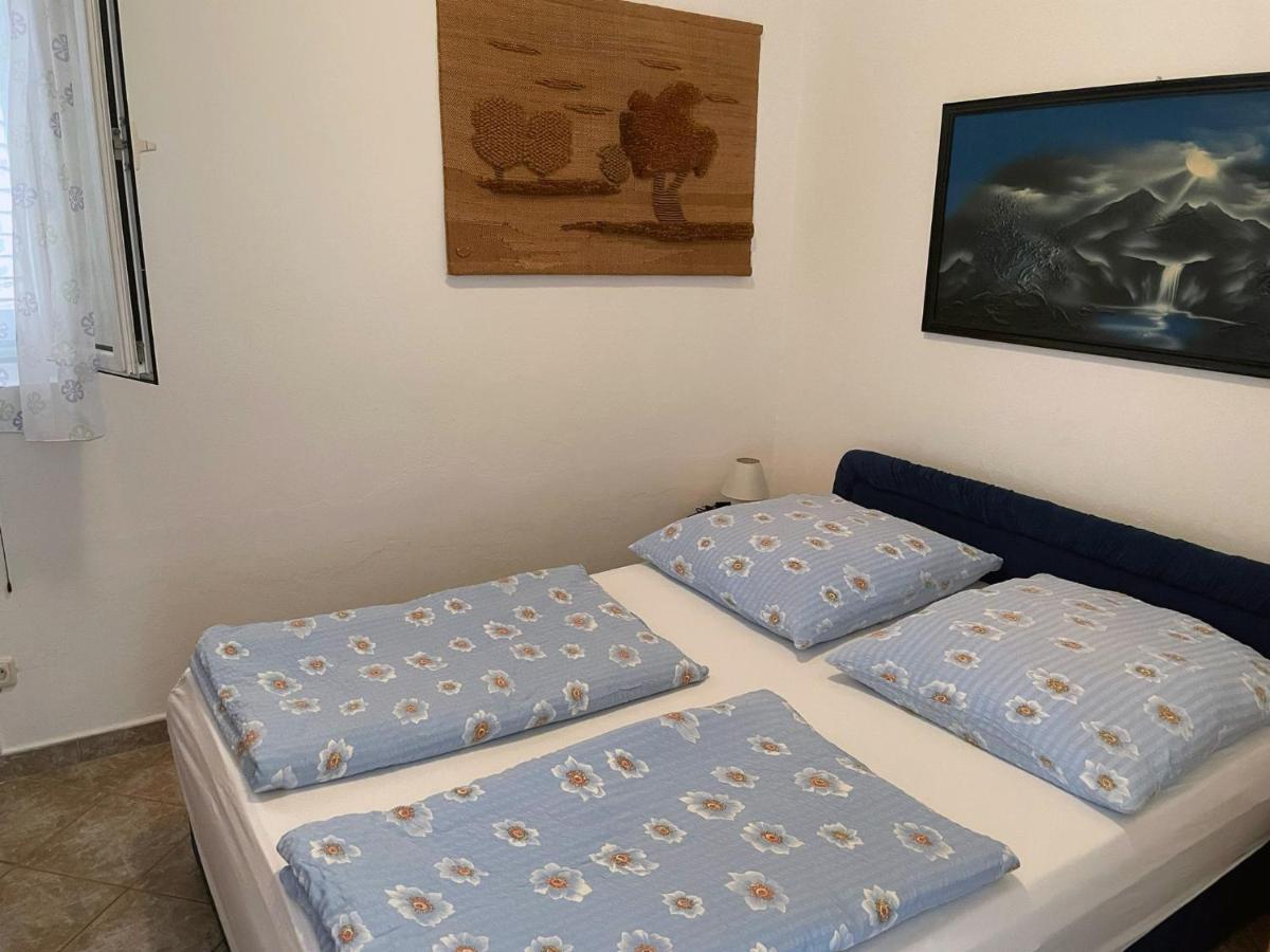 Apartment Anic Karlobag Buitenkant foto