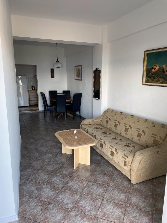Apartment Anic Karlobag Buitenkant foto