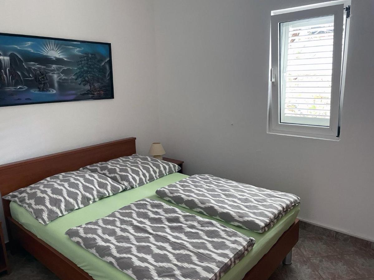 Apartment Anic Karlobag Buitenkant foto