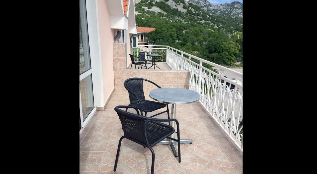 Apartment Anic Karlobag Buitenkant foto
